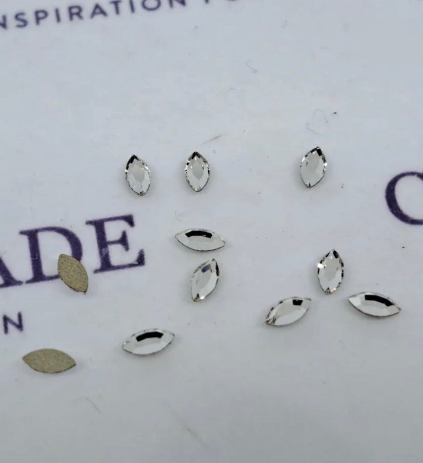 Preciosa Maxima Navette 4x2mm