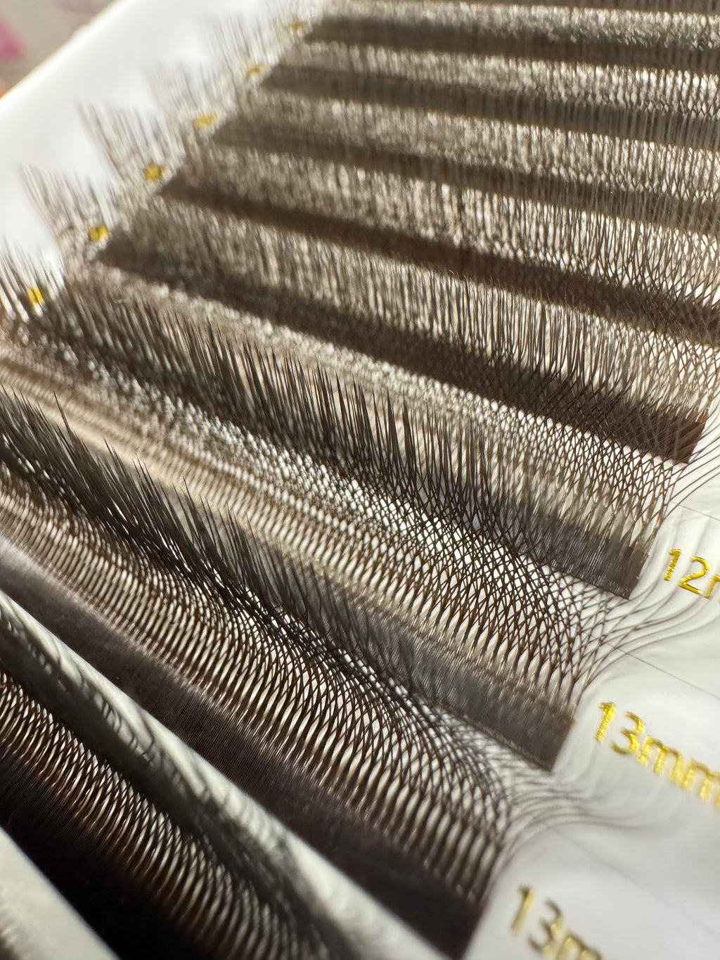PREMADE fans (wide lash fans • W) brown 🤎
