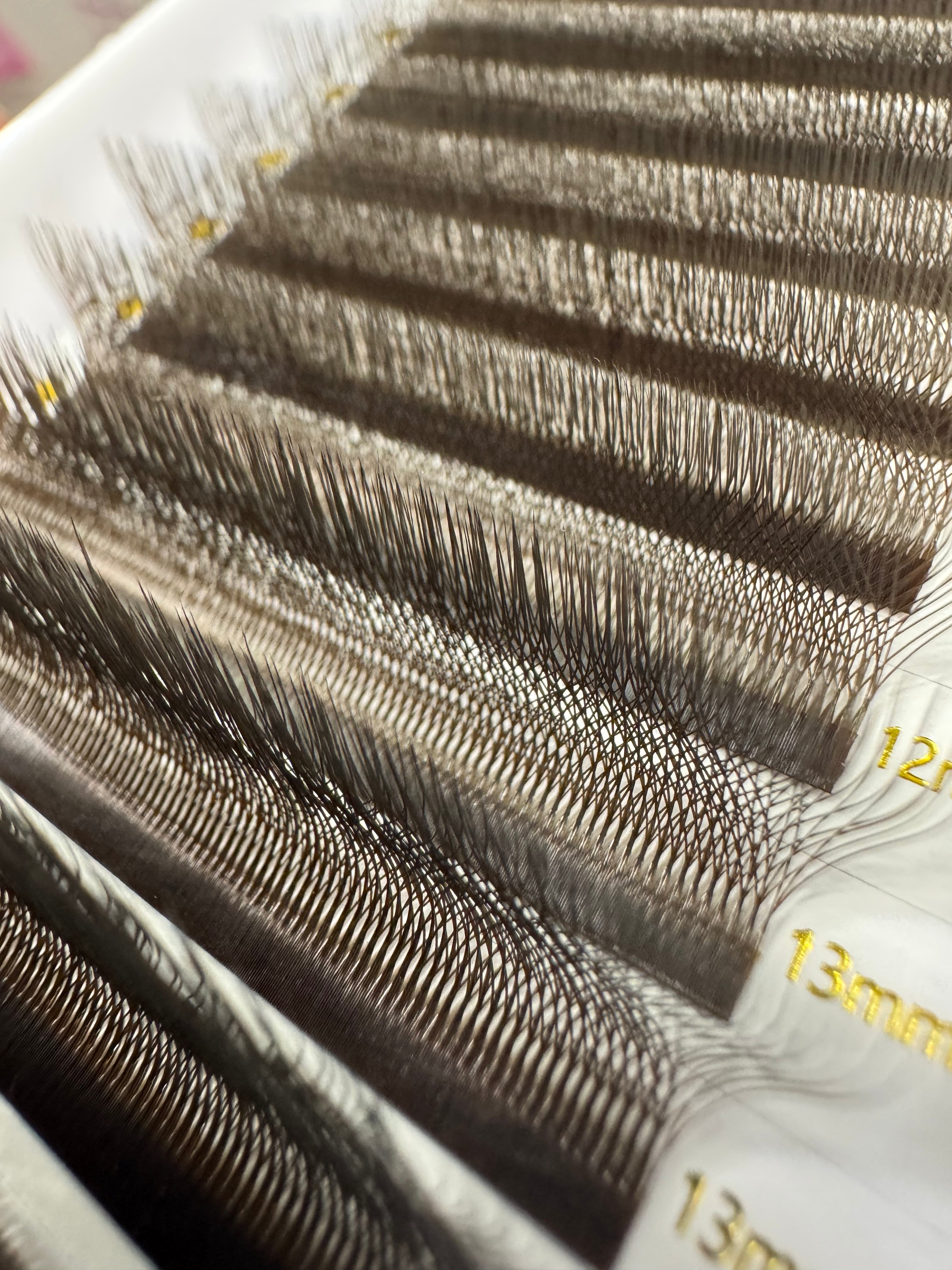 PREMADE fans (wide lash fans • W) brown 🤎